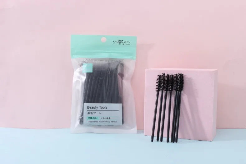 Ensemble de 50 Brosses de Maquillage à Tête Flexible - Accessoires pour Cils et Extensions